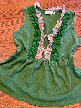 Deletta Green Ruffle-Trim Sleeveless Tank with Floral V-Trim